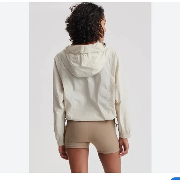 Varley Blake Windbreaker Size Medium in Sage Fog NWOT - Picture 3 of 11